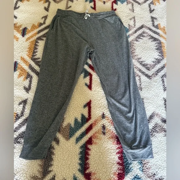 Vuori Women’s Performance Jogger Size Medium Gray Heather - Picture 10 of 12